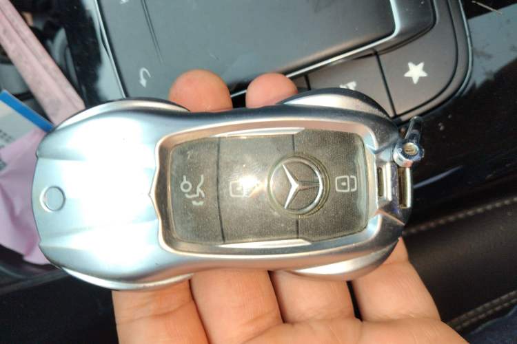 Used Mercedes-Benz A-Class 2022 Revised Version A 200 L Sport Sedan Fashionable Style Vehicle Key