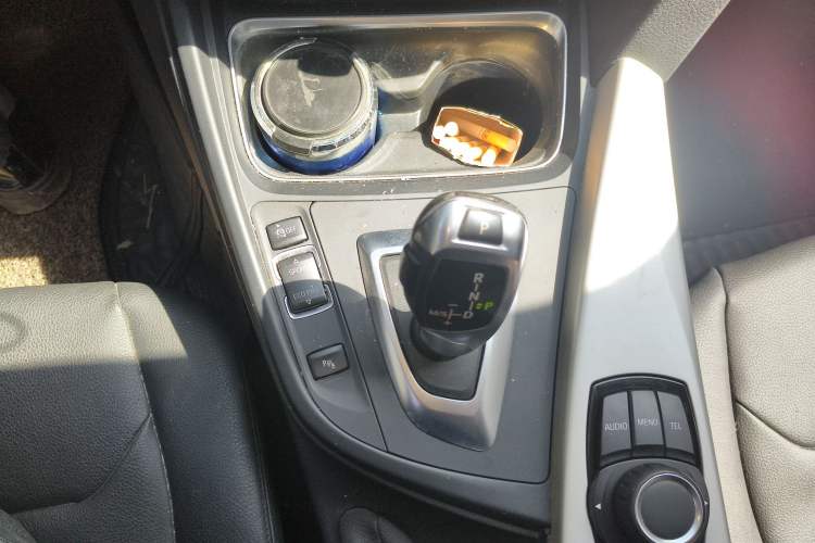 Used BMW 3 Series 2015 320Li Luxury Edition Fashion Model Gear Lever