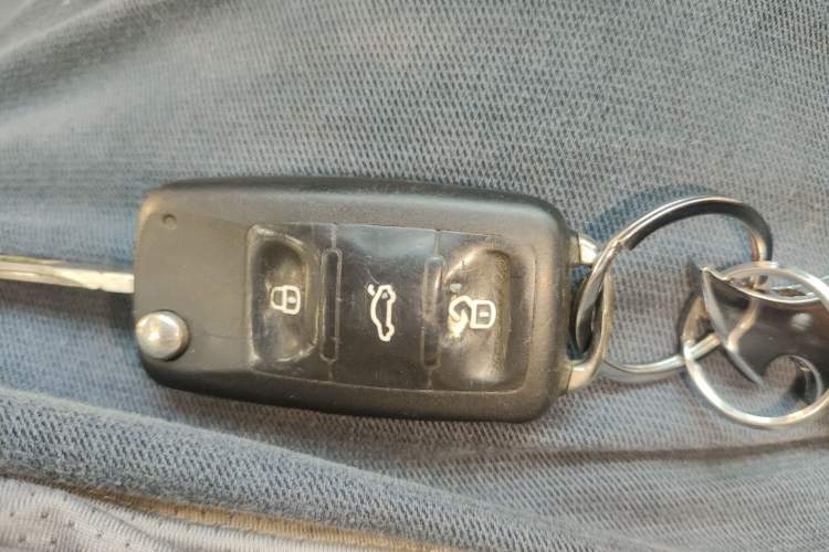 Used Volkswagen Sagitar 2015 1.6L Manual Comfort Model Vehicle Key