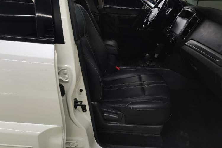 Used Mitsubishi Pajero 2018 3.0L Automatic Standard Edition
