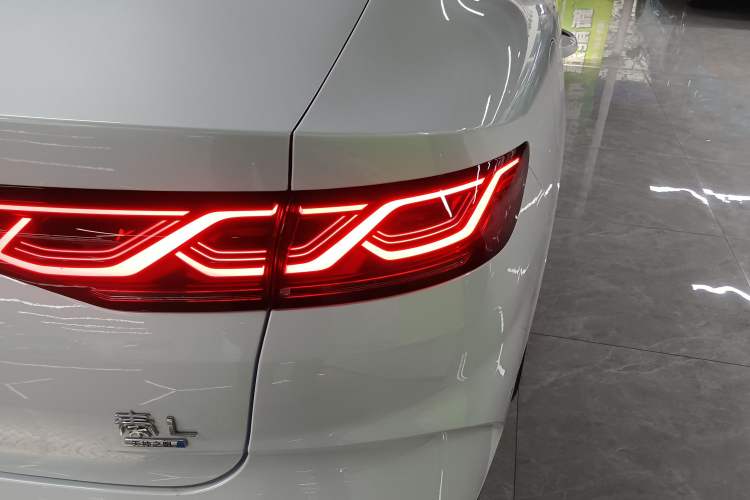 Used BYD Qin L 2025 DM-i Smart Drive 120KM Superior Model