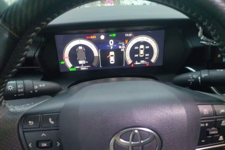 Used Toyota Camry 2024 Dual-Motor 2.0HS Sport Edition Instrument Cluster
