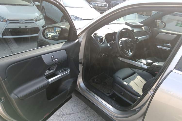 Used Mercedes-Benz GLB 2023 Refreshed GLB 200 Dynamic Edition