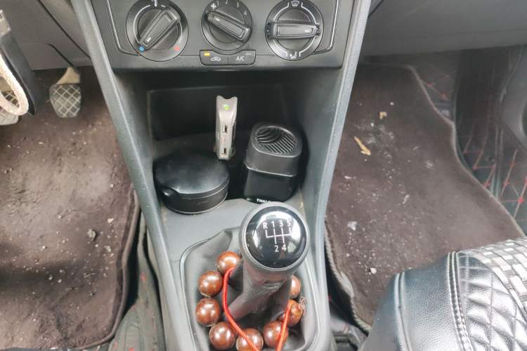 Used Volkswagen Polo 2014 1.4L Manual Fashion Edition
