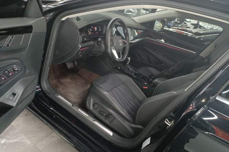 Used Volkswagen Passat 2023 Facelift 330TSI Luxury Edition