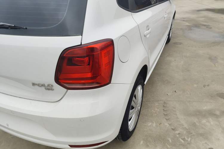 Used Volkswagen Polo 2016 1.6L Automatic Comfort Model
