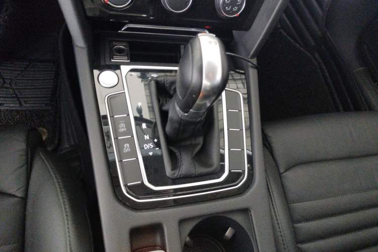 Used Volkswagen Magotan 2018 330TSI DSG Advanced Model Gear Lever