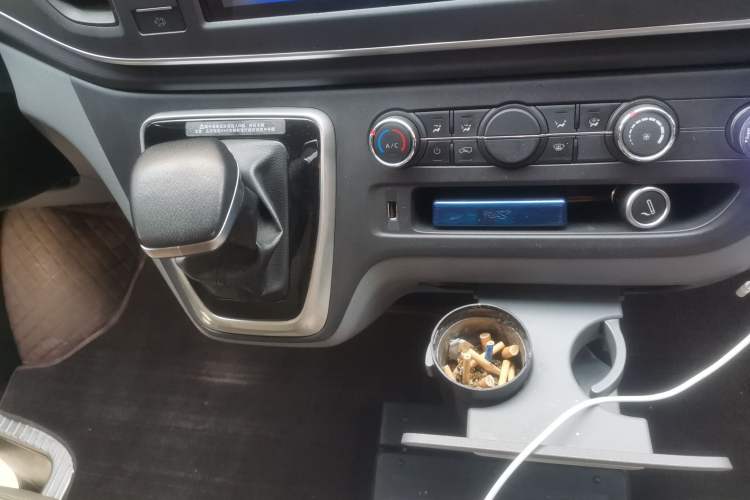 Used SAIC MAXUS Xintu V80 