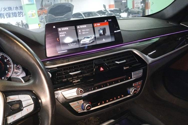 Used BMW 5 Series 2018 Restyled 530Li Leading Edition M Sport Package
