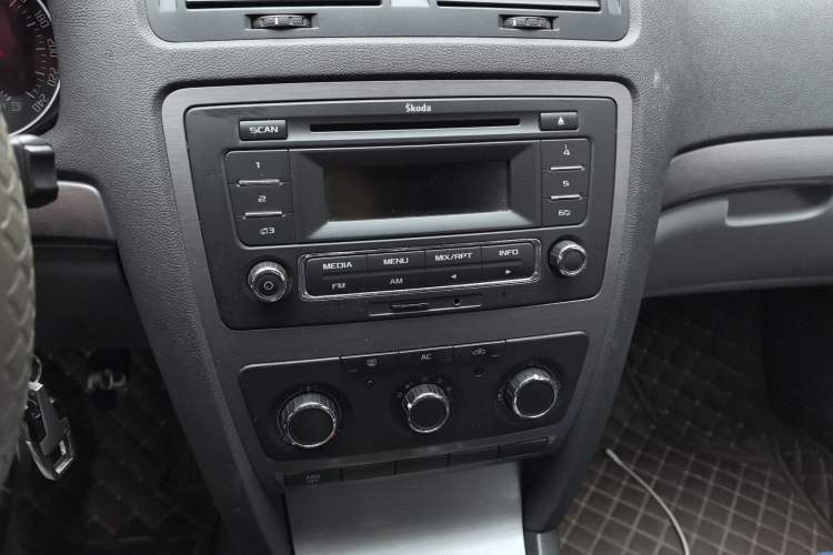 Used Skoda Octavia 2012 1.6L Manual Eado Edition