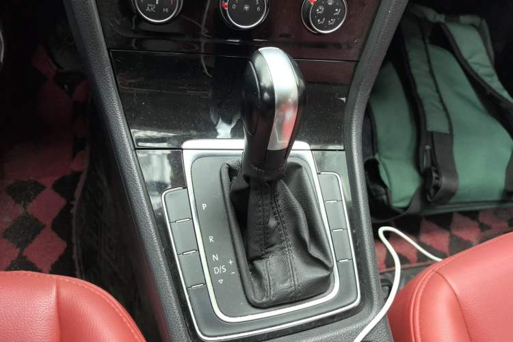 Used Volkswagen Golf 2018 1.6L Automatic Fashion Model
