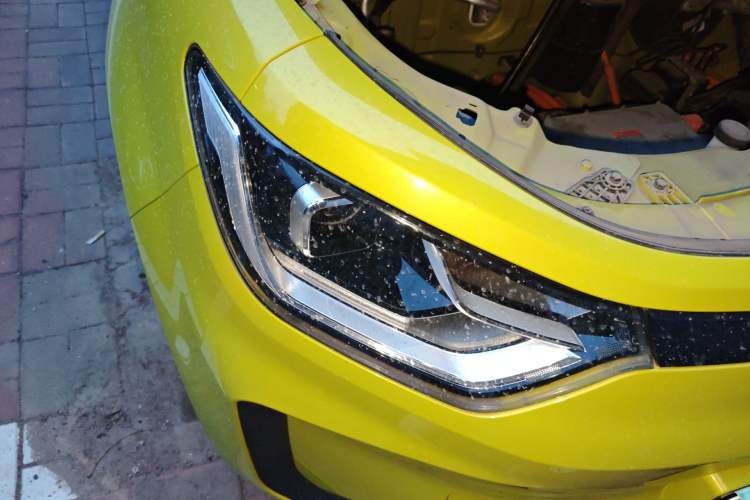 Used SOL E10X 2021 302 km Range Fashion Edition 31.4 kWh Right Front Headlight