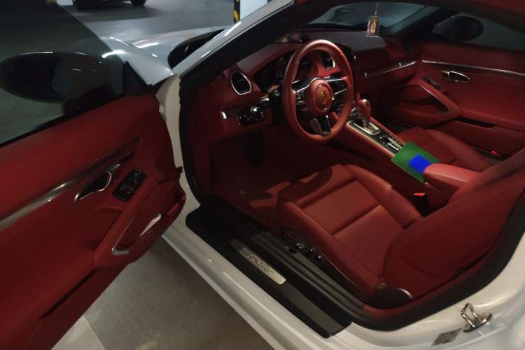 Used Porsche 718 2022 Boxster 2.0T
