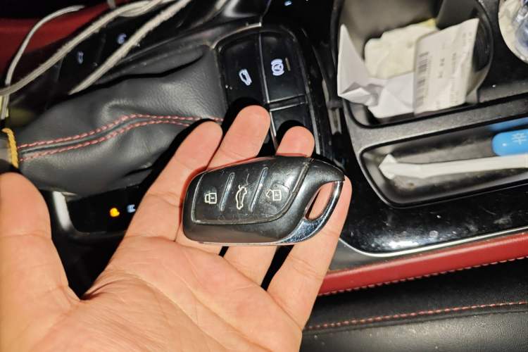 Used MG HS 2018 30T Automatic Two-Wheel Drive Trophy Edition—High-Octane V-Model