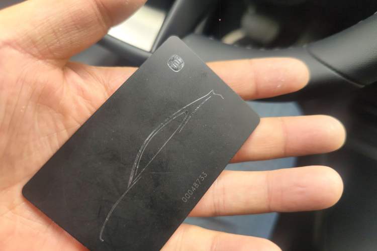 Used Xiaomi Auto SU7 2024 Rear-Drive Long-Range Intelligent Driving Version Vehicle Key