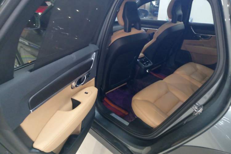 Used Volvo V90 2017 Cross Country T5 AWD Smart Range Edition