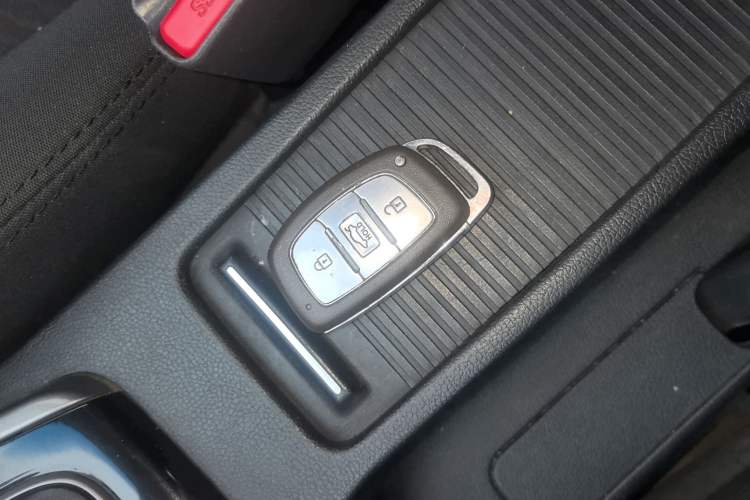 Used Hyundai Elantra (5th Generation / Langdong) 2016 1.6L Manual Luxury Model