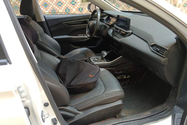 Used Dongfeng Aeolus Yixuan 2020 230T Automatic Advanced Edition Right Front Seat