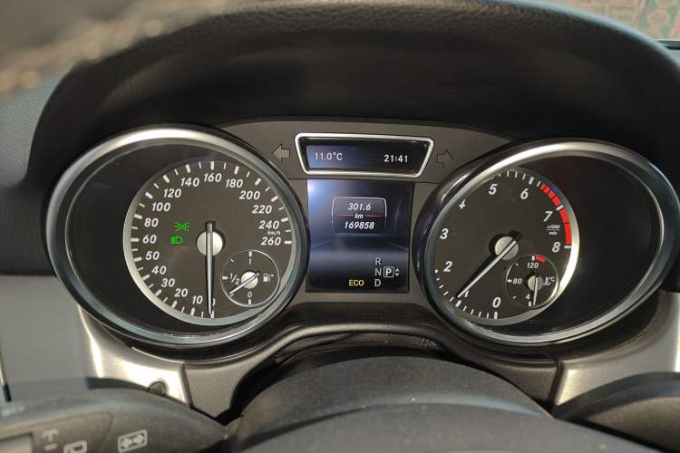 Used Mercedes-Benz M-Class 2014 ML 320 4MATIC