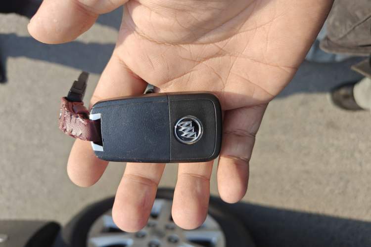 Used Buick GL8 2011 3.0L XT Luxury Business Flagship Edition Vehicle Key