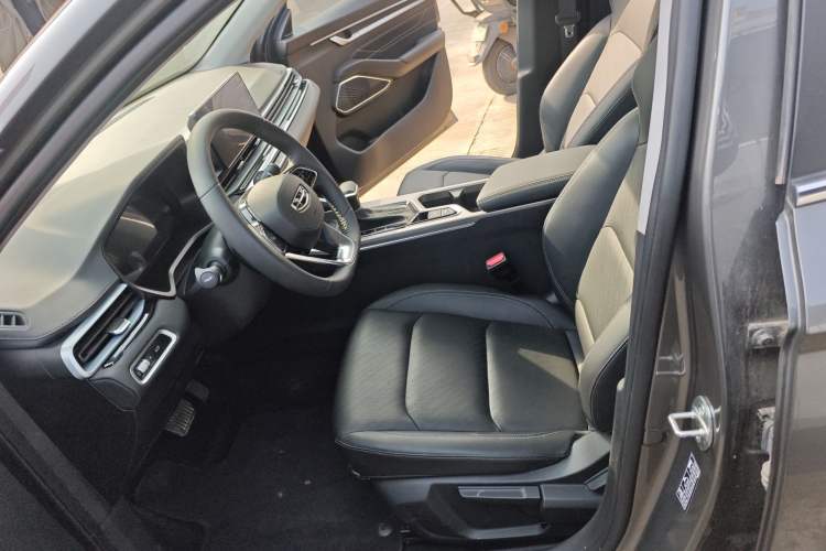 Used Geely Auto Emgrand 2022 4th Generation 1.5L CVT Luxury Model
