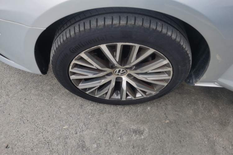 Used Volkswagen FAW-Volkswagen CC 2016 1.8TSI Luxury Model Left Front Wheel Hub