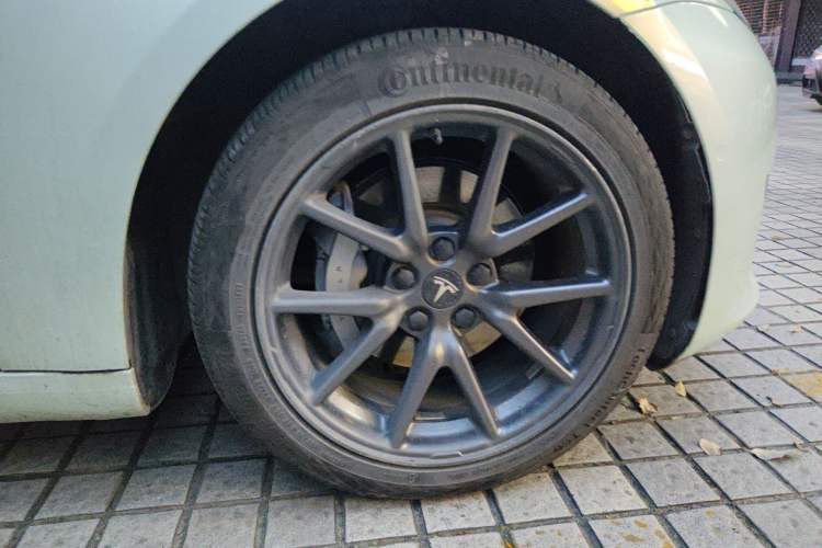 Used Tesla Model 3 2020 Standard Range Rear-Wheel Drive Upgraded Version Right Front Wheel Hub