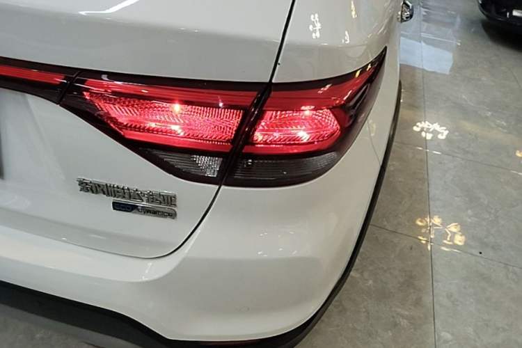 Used Kia KX Cross 2017 1.4L AT GLS

