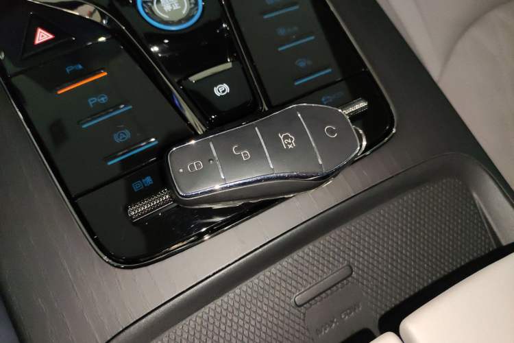 Used BYD Han 2025 EV Intelligent Driving Edition 701KM LiDAR Flagship Model