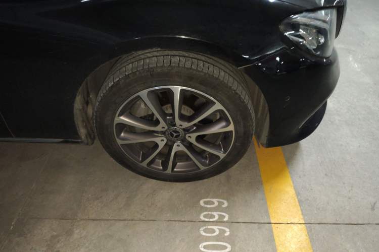 Used Mercedes-Benz E-Class 2020 E 260 L Right Front Wheel Hub