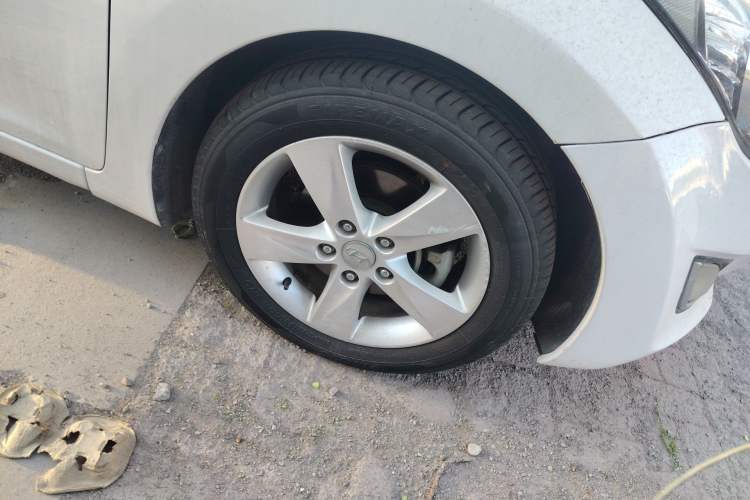 Used Hyundai Elantra (5th Generation / Langdong) 2013 1.6L Automatic Leading Model Right Front Wheel Hub