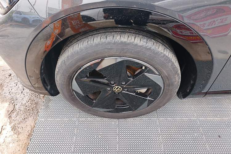 Used Volkswagen ID.UNYX 2024 Revised Pro Long-Range Version Left Front Wheel Hub