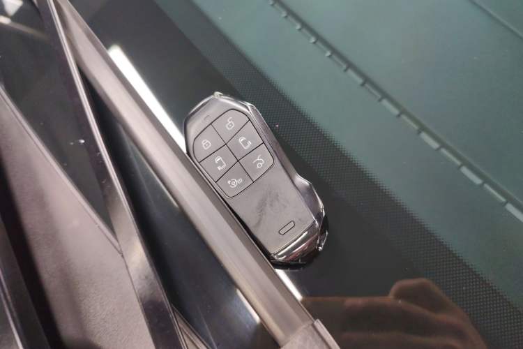 Used XPeng X9 2024 640 All-Wheel Drive High-Performance Max
