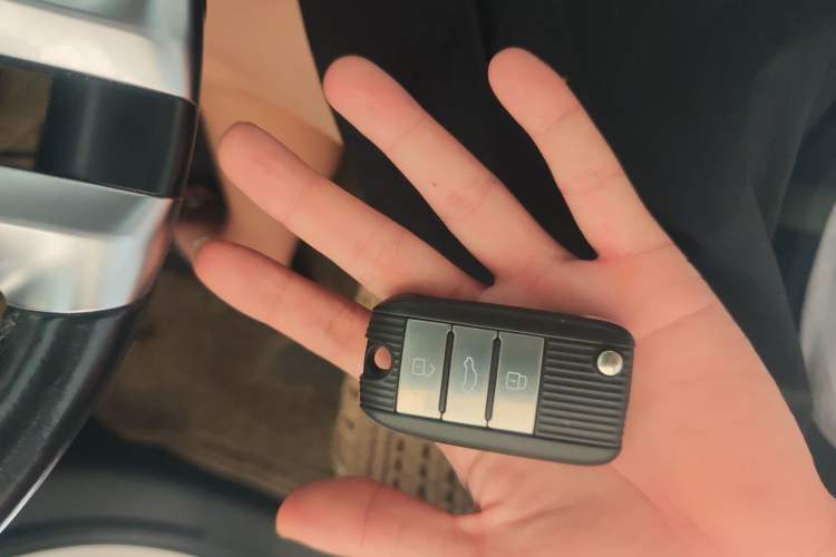 Used Roewe RX5 2016 20T Two-Wheel Drive Automatic Internet Smart Edition
