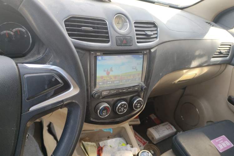 Used Wuling Hongguang 2013 1.2L S Comfort Model China IV Standard Audio And AC Panel