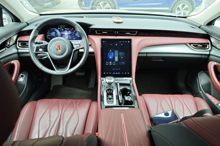 Used Hongqi H5 2024 2.0T Automatic Smart Connect Flagship Edition Center Console