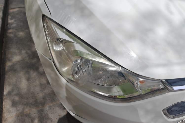 Used Chevrolet Sail 2015 Sail 3 1.3L Manual Ideal Edition Right Front Headlight