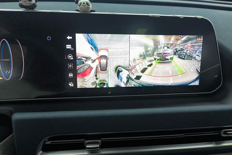 Used ORA Good Cat 2021 400km Standard Range Athena Edition Lithium-Ion Battery Audio And AC Panel