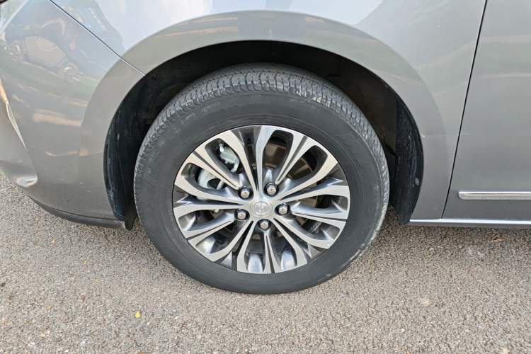 Used Buick GL8 2021 Land Cruiser Executive Class 652T Luxury Model
