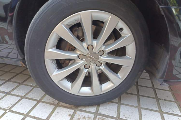 Used Audi A6L 2012 TFSI Standard Model Right Front Wheel Hub