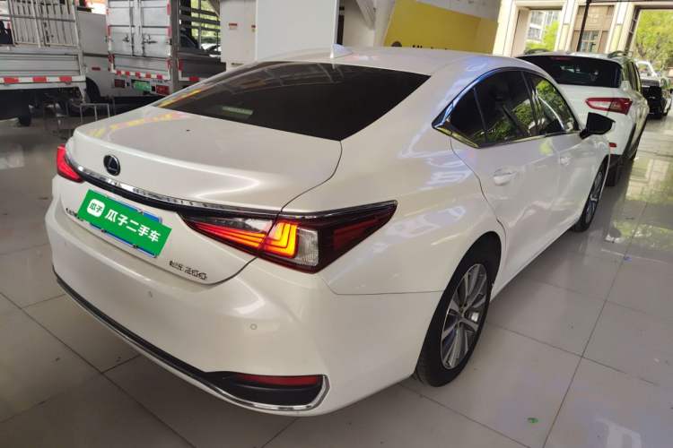 Used Lexus ES 2018 200 Excellence Edition China V Standard
