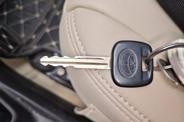 Used Toyota YARiS L Zhi Xiang 2017 1.5E CVT Dynamic Edition Vehicle Key