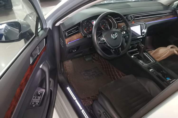 Used Volkswagen Magotan 2017 330TSI DSG Luxury Model Driver Seat