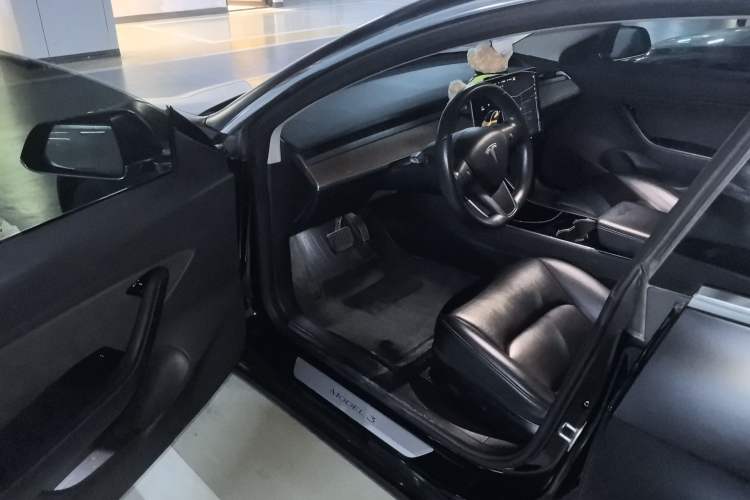 Used Tesla Model 3 2019 Long-Range Rear-Wheel-Drive Version
