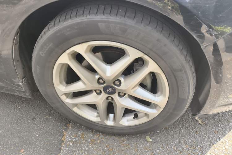 Used Ford Mondeo 2013 1.5L GTDi180 Fashion Edition Right Front Wheel Hub