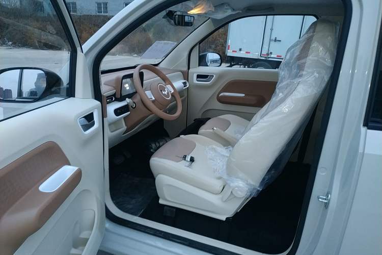 Used Wuling Hongguang MINIEV 2024 3rd Generation 215km Youth Edition
