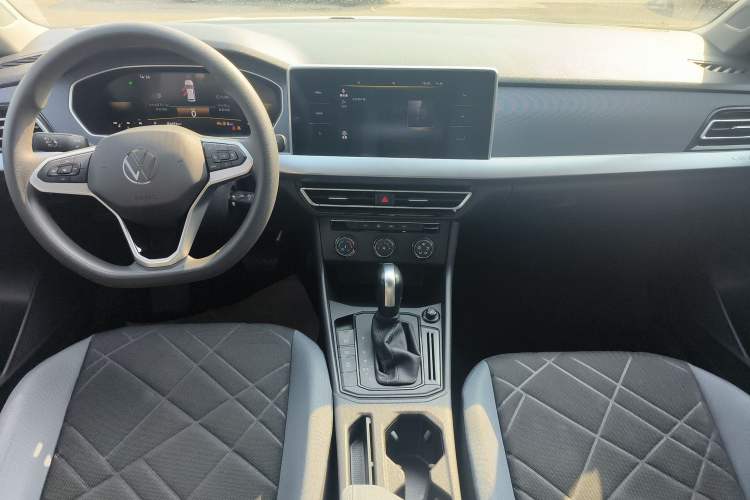 Used Volkswagen Lavida 2023 Revised 1.5L Automatic DeYi Edition Center Console