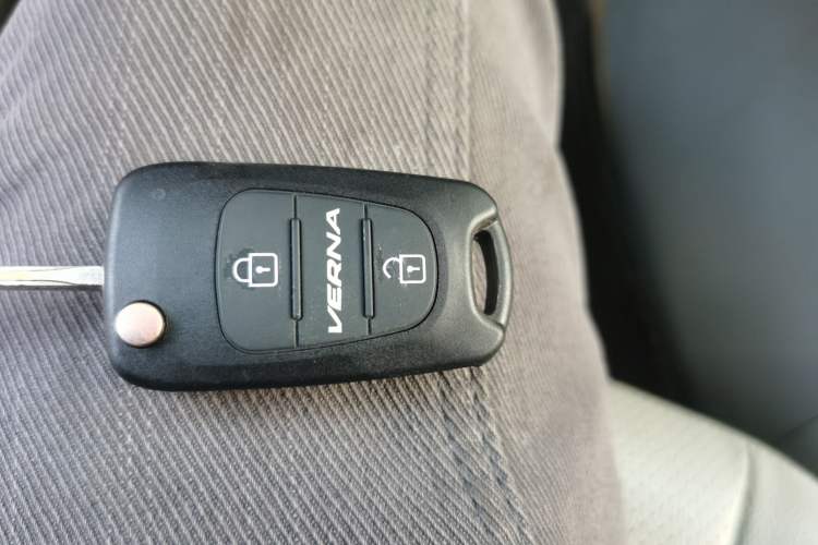 Used Hyundai Verna (older generation) 2010 Sedan 1.4L Automatic Comfort Model GS Vehicle Key