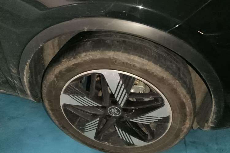 Used BYD Tang New Energy 2023 DM-i Champion Edition 112KM Prestige Model Right Front Wheel Hub