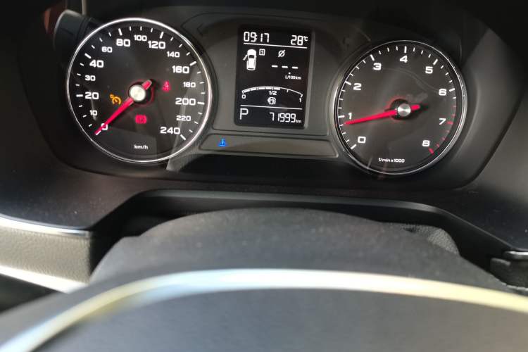 Used Roewe RX5 2016 20T Two-Wheel Drive Automatic Internet Smart Edition